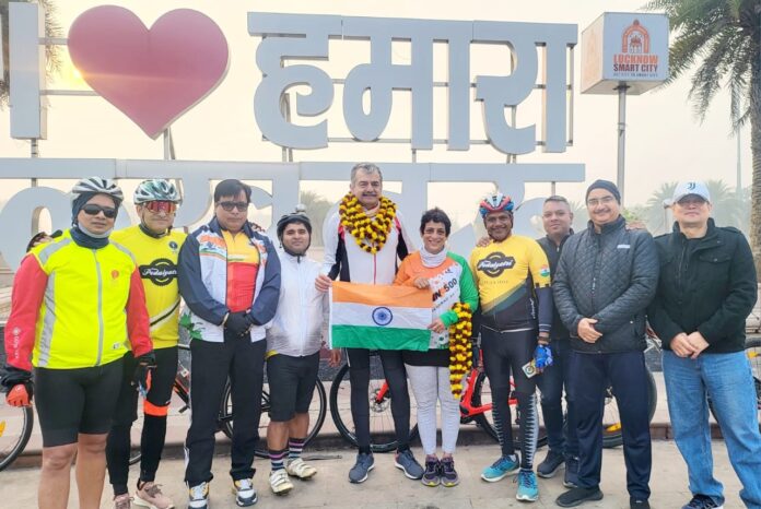 ईस्ट कोस्ट राइड : 1500 किमी साइकिल चलाएंगे सेवानिवृत्त सैन्य युगल